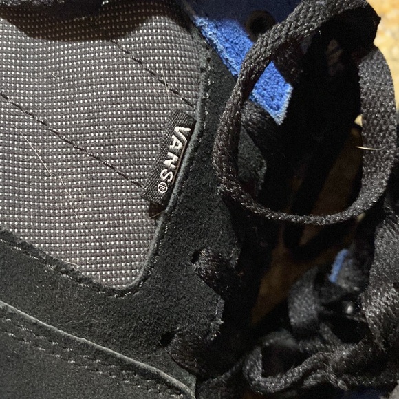 VANS Mens Size 11 Skate Shoes Gray Mid Top - Picture 2 of 8